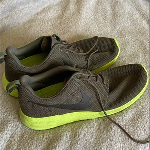 Men’s Nike shoes